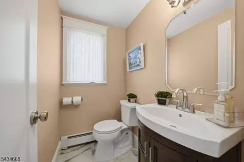 7 Kossuth Pl, Wayne, NJ 07470 photo 13