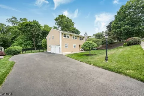 7 Kossuth Pl, Wayne, NJ 07470 photo 35