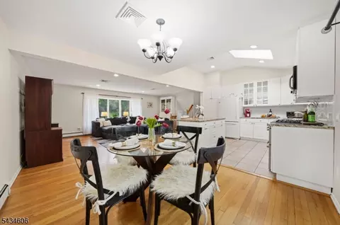 7 Kossuth Pl, Wayne, NJ 07470 photo 8