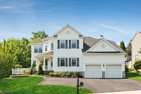 168 Tanglewood Pass, Lake Hopatcong, NJ 07849
