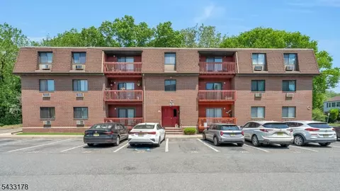 666 Mill St, Belleville, NJ 07109