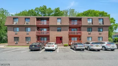 666 Mill St, Belleville, NJ 07109