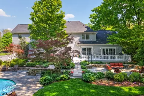 33 Saint Nickolas Way, Basking Ridge, NJ 07920