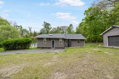17 Carr Ln, Wharton, NJ 07885