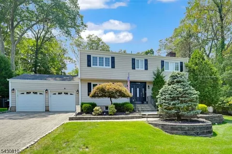 118 Manito Ave, Oakland, NJ 07436