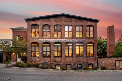 25 Clark St #205, Glen Ridge, NJ 07028