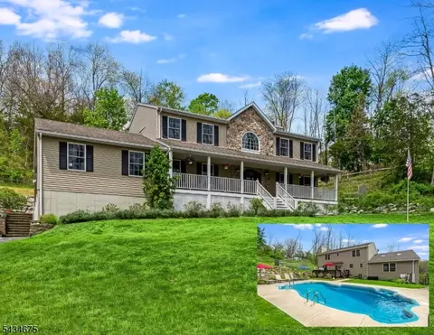 12 Cork Hill Rd, Ogdensburg, NJ 07439