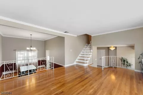 884 Peach Tree Rd, Union, NJ 07083 photo 4