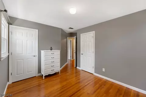 884 Peach Tree Rd, Union, NJ 07083 photo 17