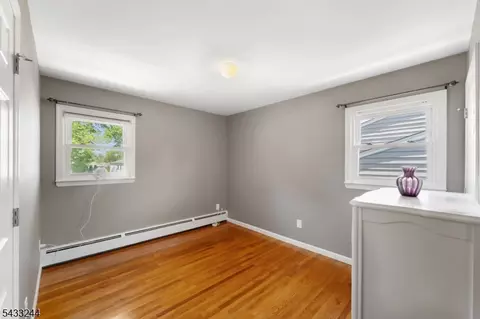 884 Peach Tree Rd, Union, NJ 07083 photo 16