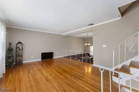 884 Peach Tree Rd, Union, NJ 07083 photo 5