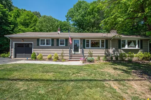 31 Clairview Rd, Denville, NJ 07834