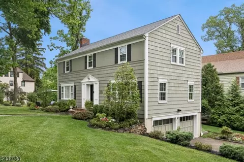 81 Mountain Rd, Verona, NJ 07044