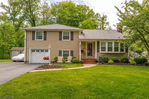 1262 Christine Cir, Scotch Plains, NJ 07076