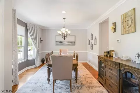 11 Queens Ln, Wayne, NJ 07470 photo 4