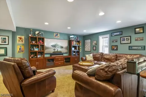 11 Queens Ln, Wayne, NJ 07470 photo 23