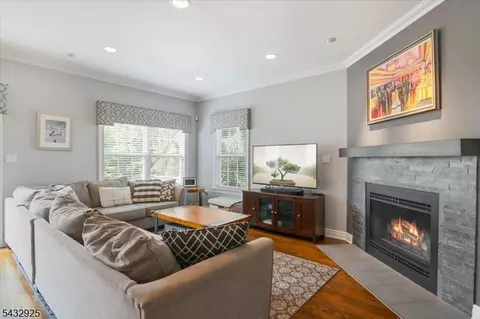 11 Queens Ln, Wayne, NJ 07470 photo 5