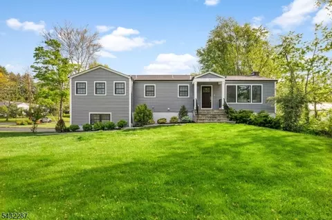 3 Hoffman Ct, Morristown, NJ 07960