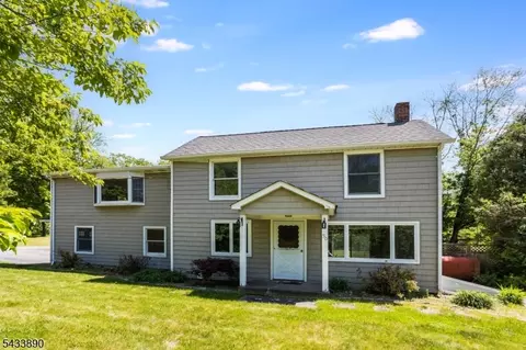 50 Clinton Rd, Newfoundland, NJ 07435