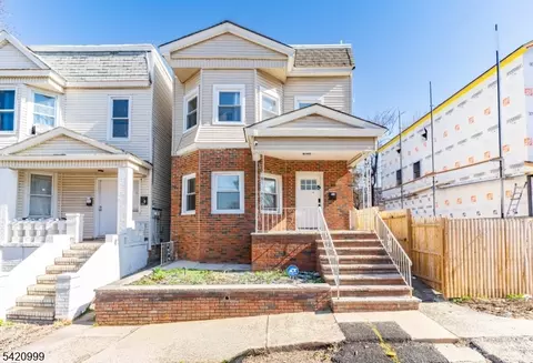 204 19th Ave, Irvington, NJ 07111