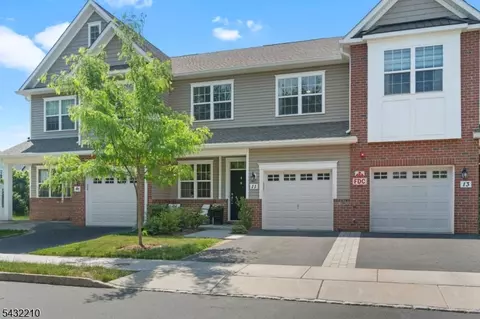11 Cannon Dr, Pennington, NJ 08534