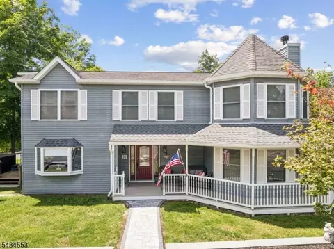 10 Church Ln, Towaco, NJ 07082