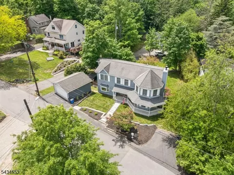 10 Church Ln, Towaco, NJ 07082
