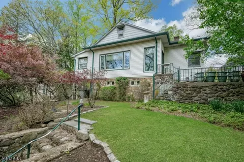 123 Reservoir Dr, Boonton, NJ 07005