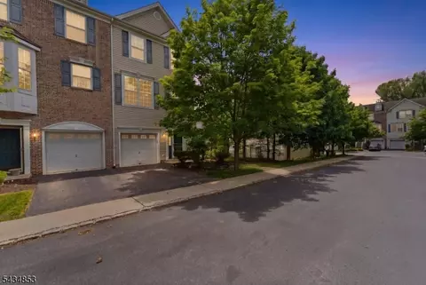 9 Sundance Way, Phillipsburg, NJ 08865