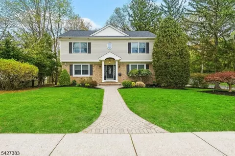 132 Maple St, Ramsey, NJ 07446