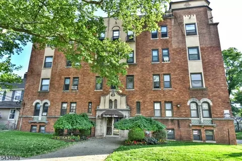 303 Hamilton Pl #A4, Hackensack, NJ 07601