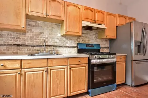 Kitchen - 303 Hamilton Pl #A4, Hackensack, NJ 07601 photo 2 of 2