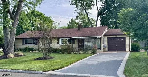 14 Berwick Way, Piscataway, NJ 08854