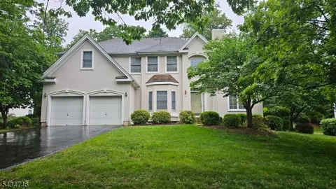 5 Jupiter Hills Ct, Skillman, NJ 08558