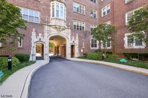 133 Summit Ave #39, Summit, NJ 07901