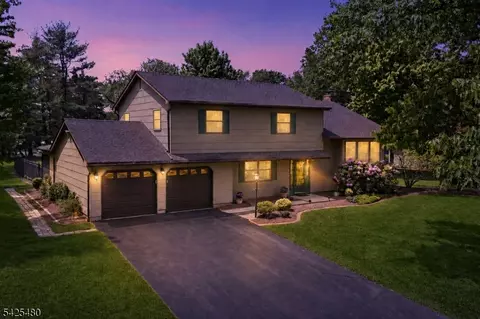 4 Gail Ct, Hillsborough, NJ 08844