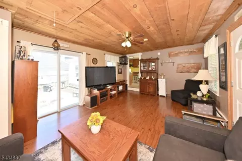 28 Makemoney Ave, Haskell, NJ 07420 photo 10
