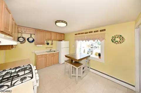 28 Makemoney Ave, Haskell, NJ 07420 photo 6