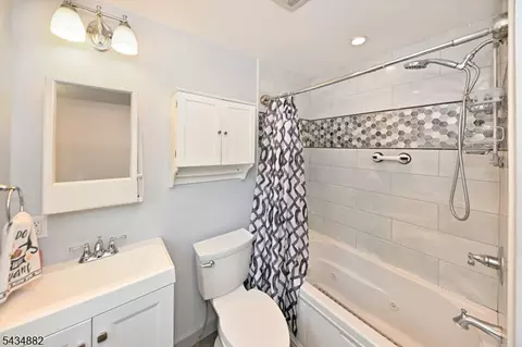 28 Makemoney Ave, Haskell, NJ 07420 photo 8
