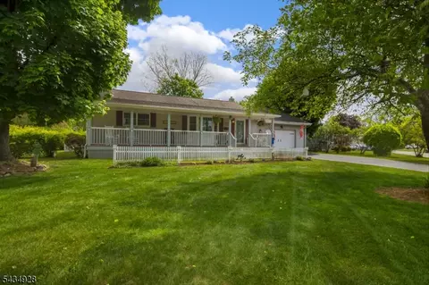 14 Justine Pl, Succasunna, NJ 07876