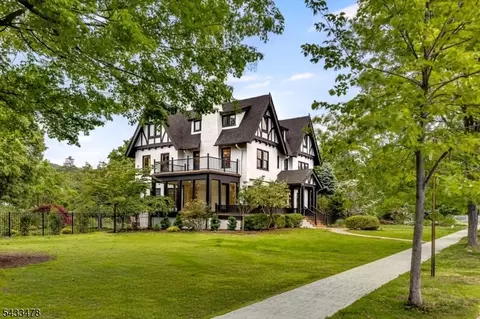 2 Russell Ter, Montclair, NJ 07042
