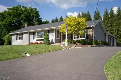6 Hillside Ln, Milford, NJ 08848