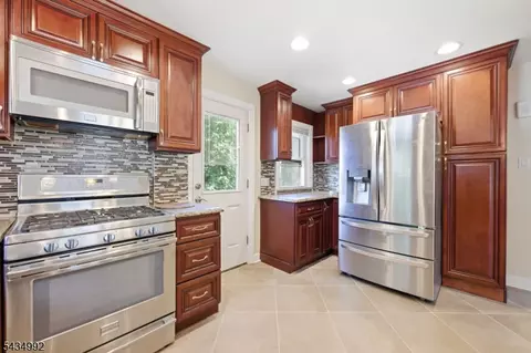 309 Palisade Rd, Elizabeth, NJ 07208