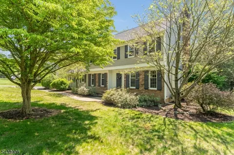 14 Lexington Rd, Annandale, NJ 08801