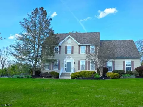 6 Big Top Dr, Lambertville, NJ 08530
