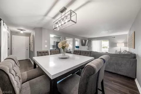 74 Crestview Ln, Mount Arlington, NJ 07856