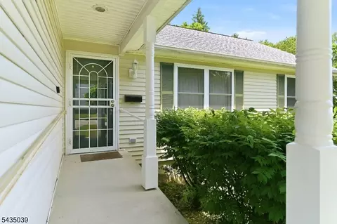 45 Kearney St, Dover, NJ 07801 photo 4