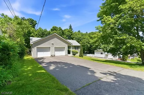 45 Kearney St, Dover, NJ 07801 photo 2