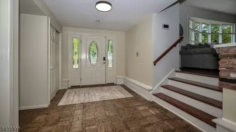 42 Stirling Ln, Wayne, NJ 07470 photo 4