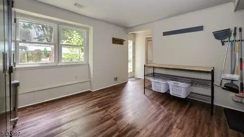 42 Stirling Ln, Wayne, NJ 07470 photo 12